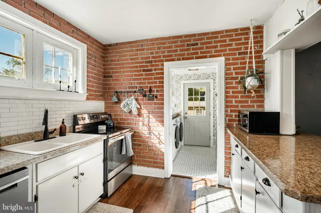 $425,000 | 915 West Chester Pike, West Chester, PA 19380