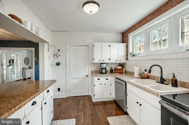 $425,000 | 915 West Chester Pike, West Chester, PA 19380