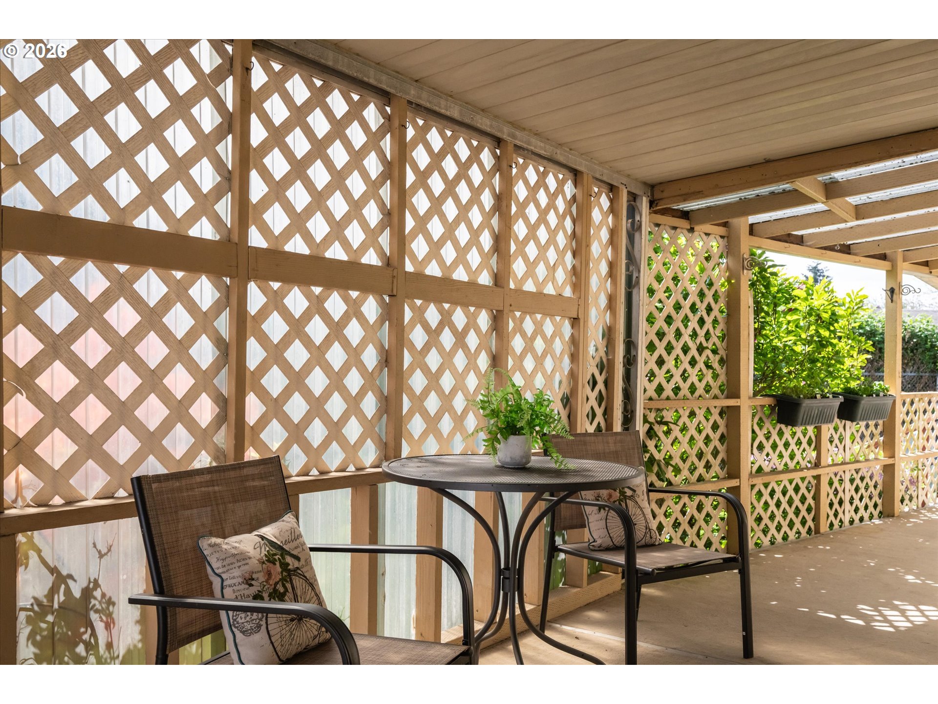 2150 Laura Street, Unit 81 Springfield, OR 97477 - Photo 20 of 27 Covered Porch