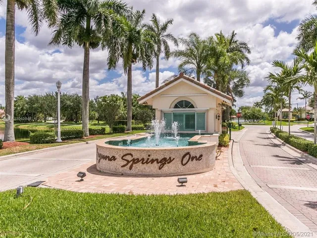 $729,000 | 1043 Laguna Springs Drive, Weston, FL 33326