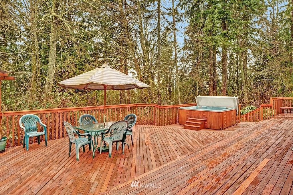 20223 Southeast 152nd Street Renton, WA 98059 - Photo 17 of 18 a outdoor view with a sitting space