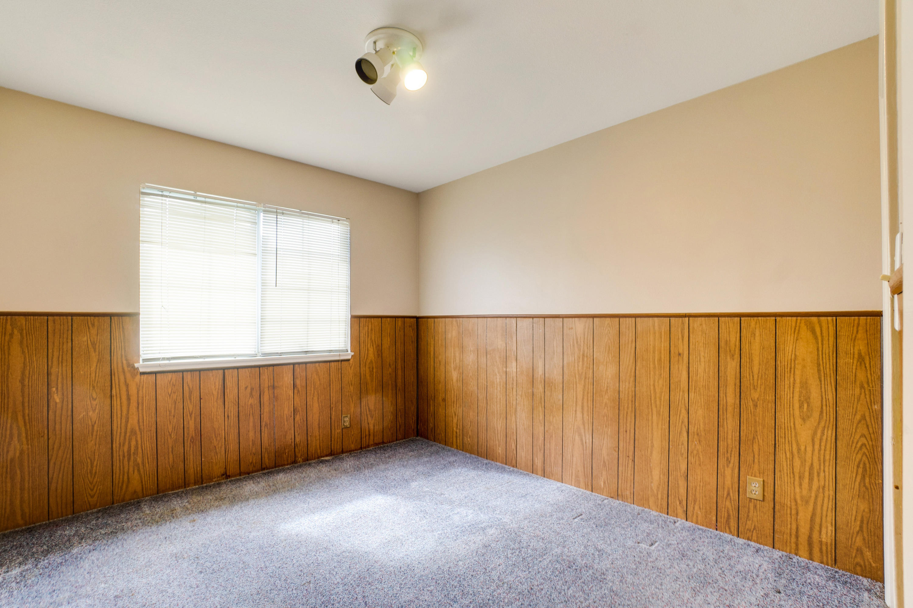 4530 Reeder Avenue Oxnard, CA 93033 - Photo 11 of 15 031