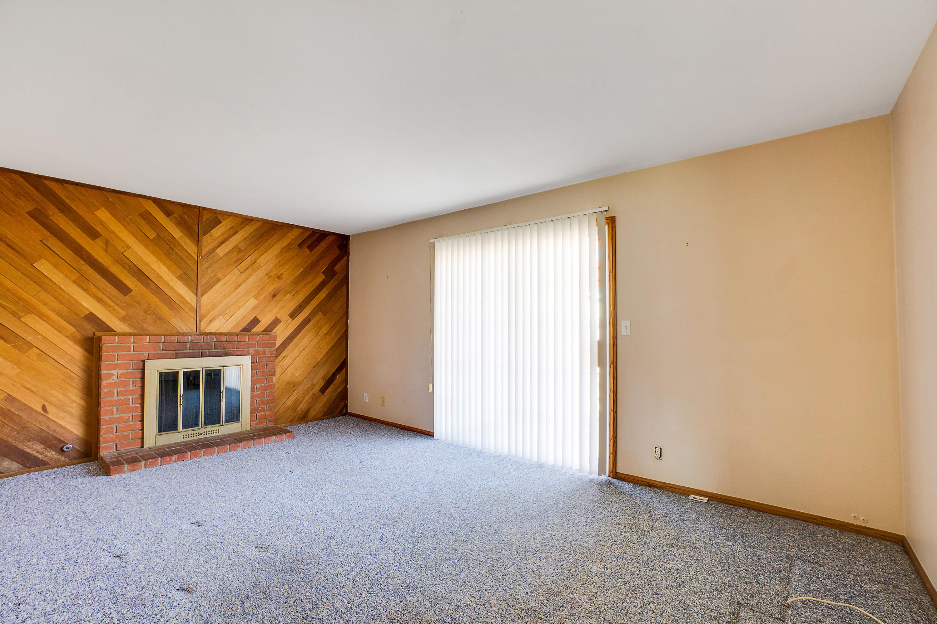 4530 Reeder Avenue Oxnard, CA 93033 - Photo 5 of 15 013