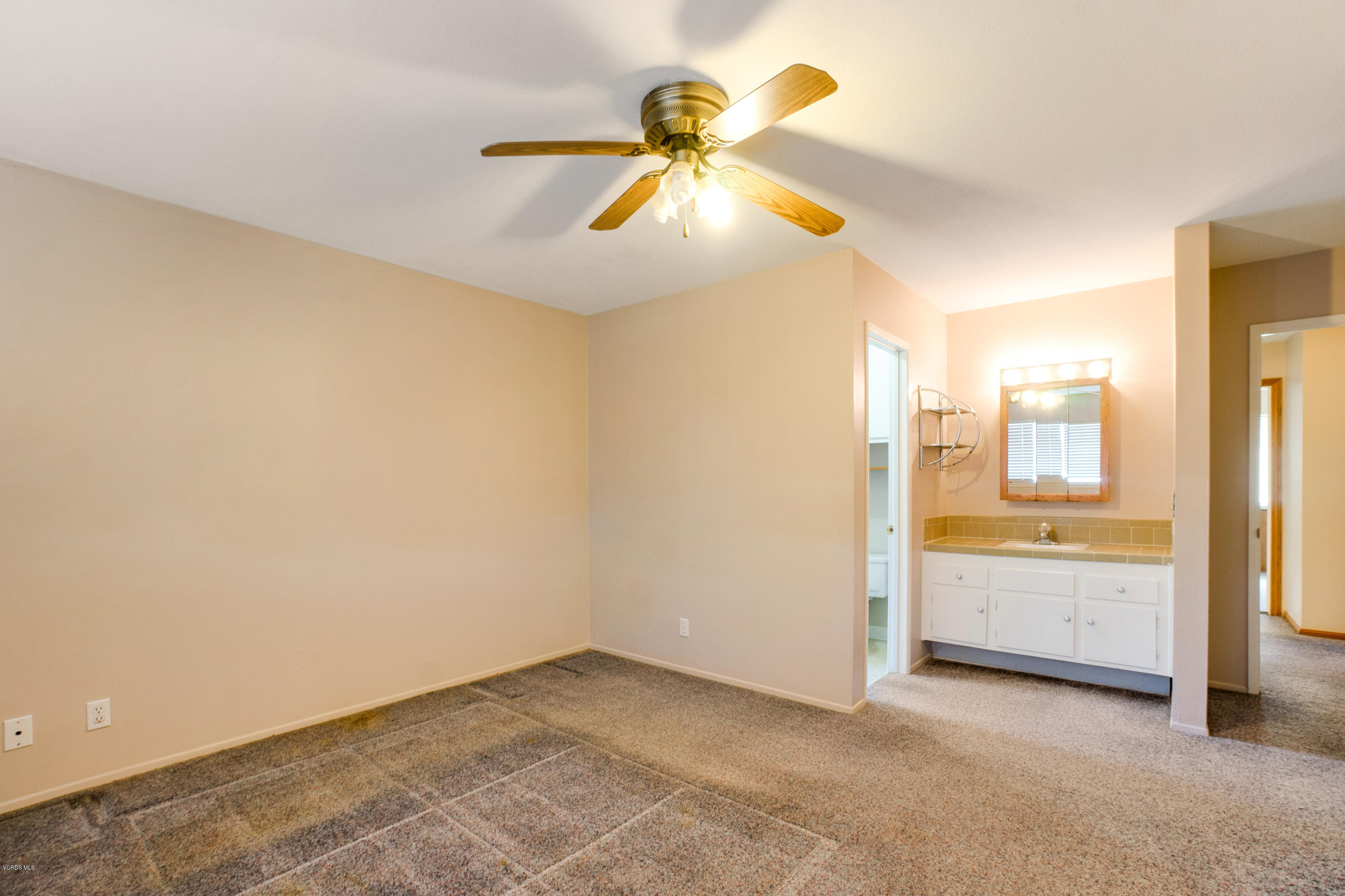 4530 Reeder Avenue Oxnard, CA 93033 - Photo 8 of 15 022