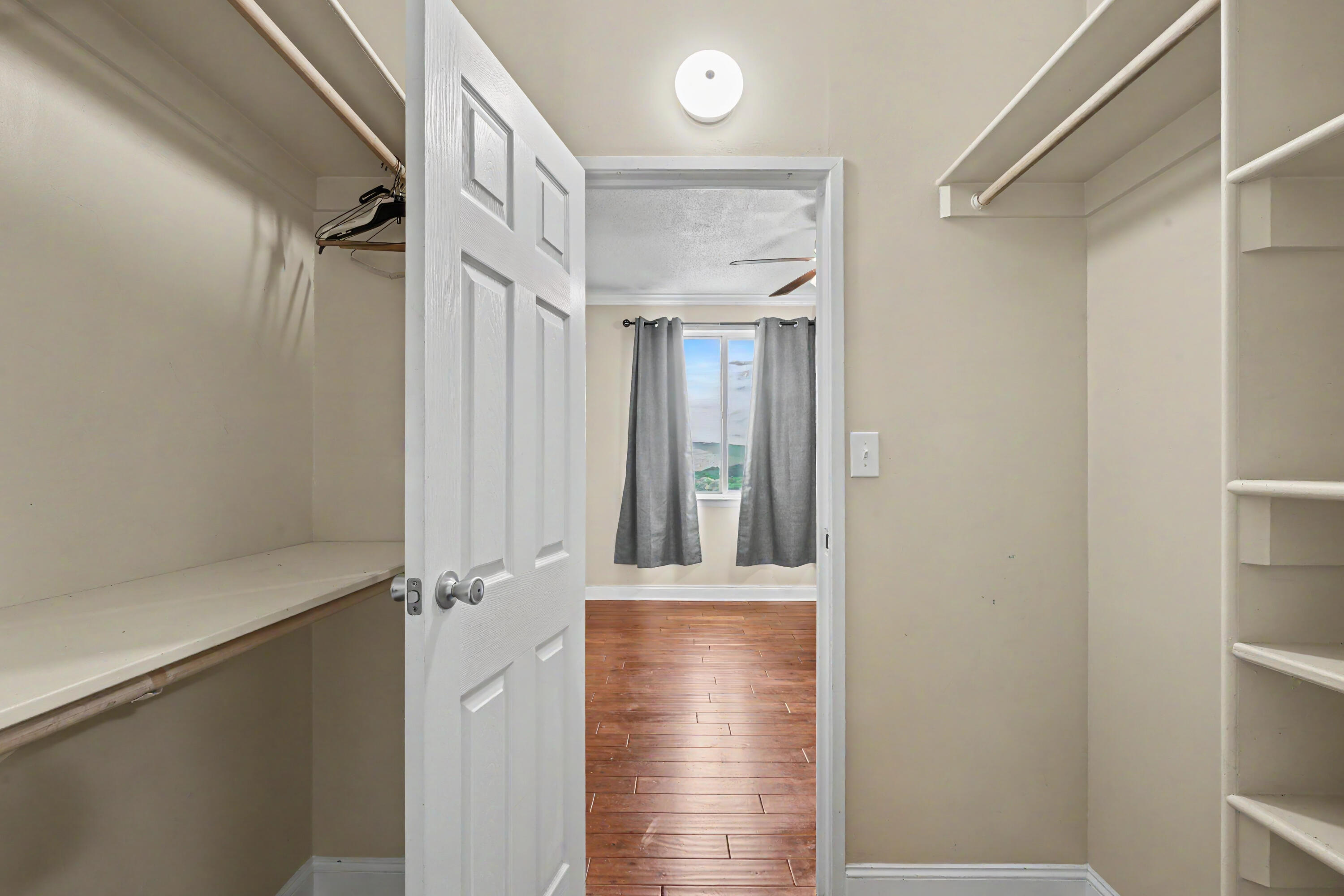 1131 Stringers Ridge Road, Unit 15C Chattanooga, TN 37405 - Photo 9 of 16 Primary Closet