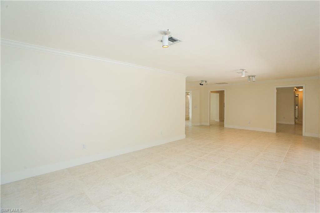 2901 Crayton Road Naples, FL 34103 - Photo 37 of 50