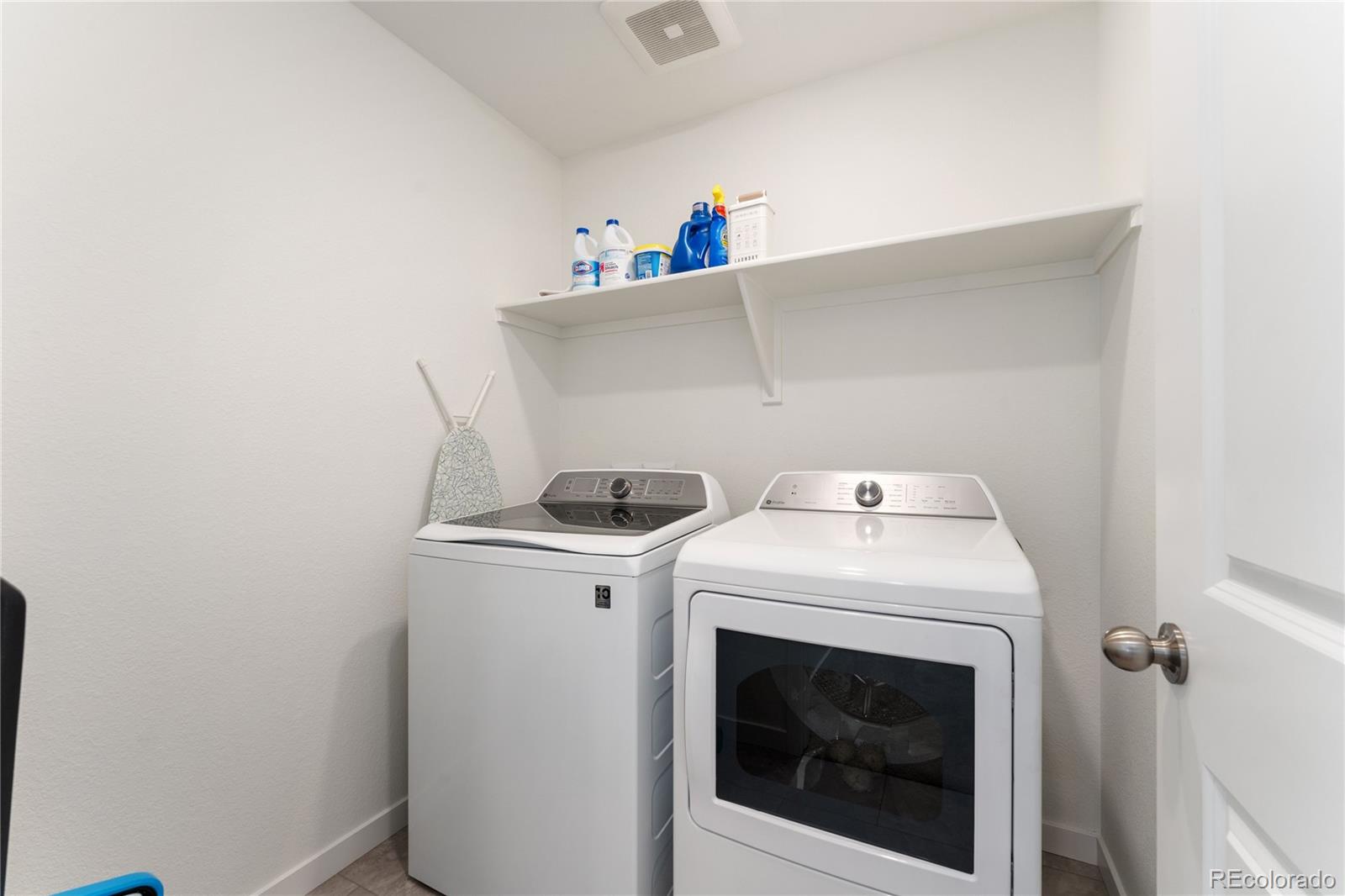 817 S Flat Aurora, CO 80018 - Photo 26 of 41 a utility room with dryer and washer