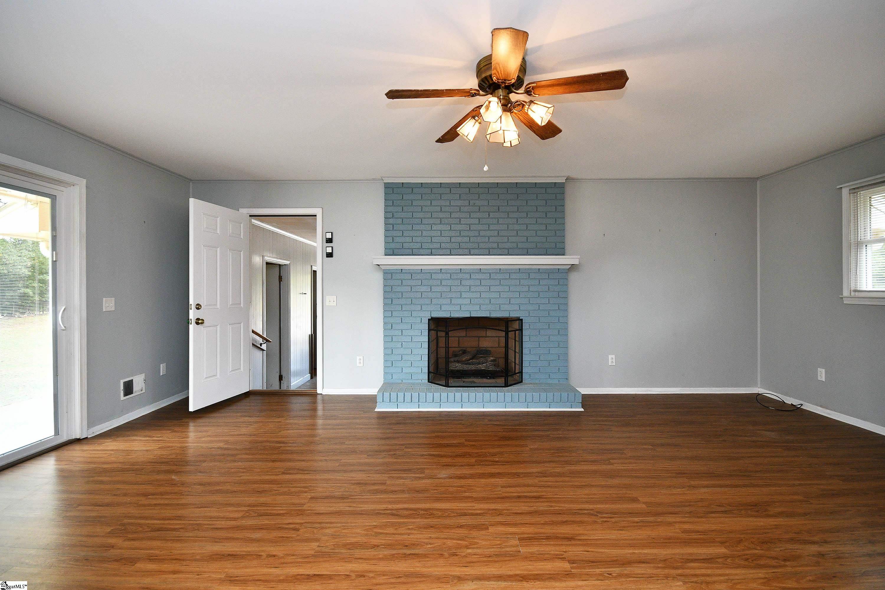 817 Rice Road Easley, SC 29640 - Photo 5 of 36