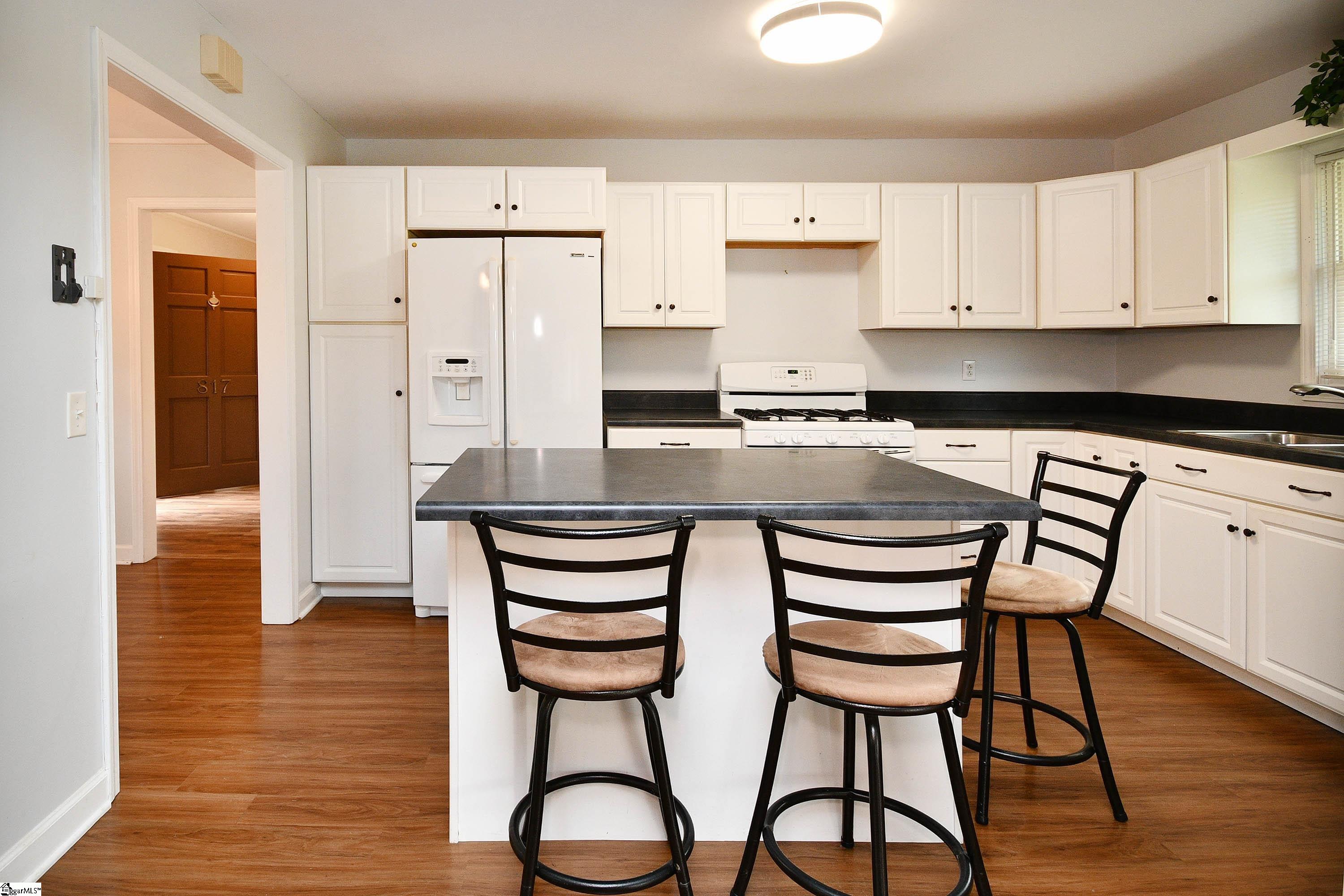 817 Rice Road Easley, SC 29640 - Photo 7 of 36