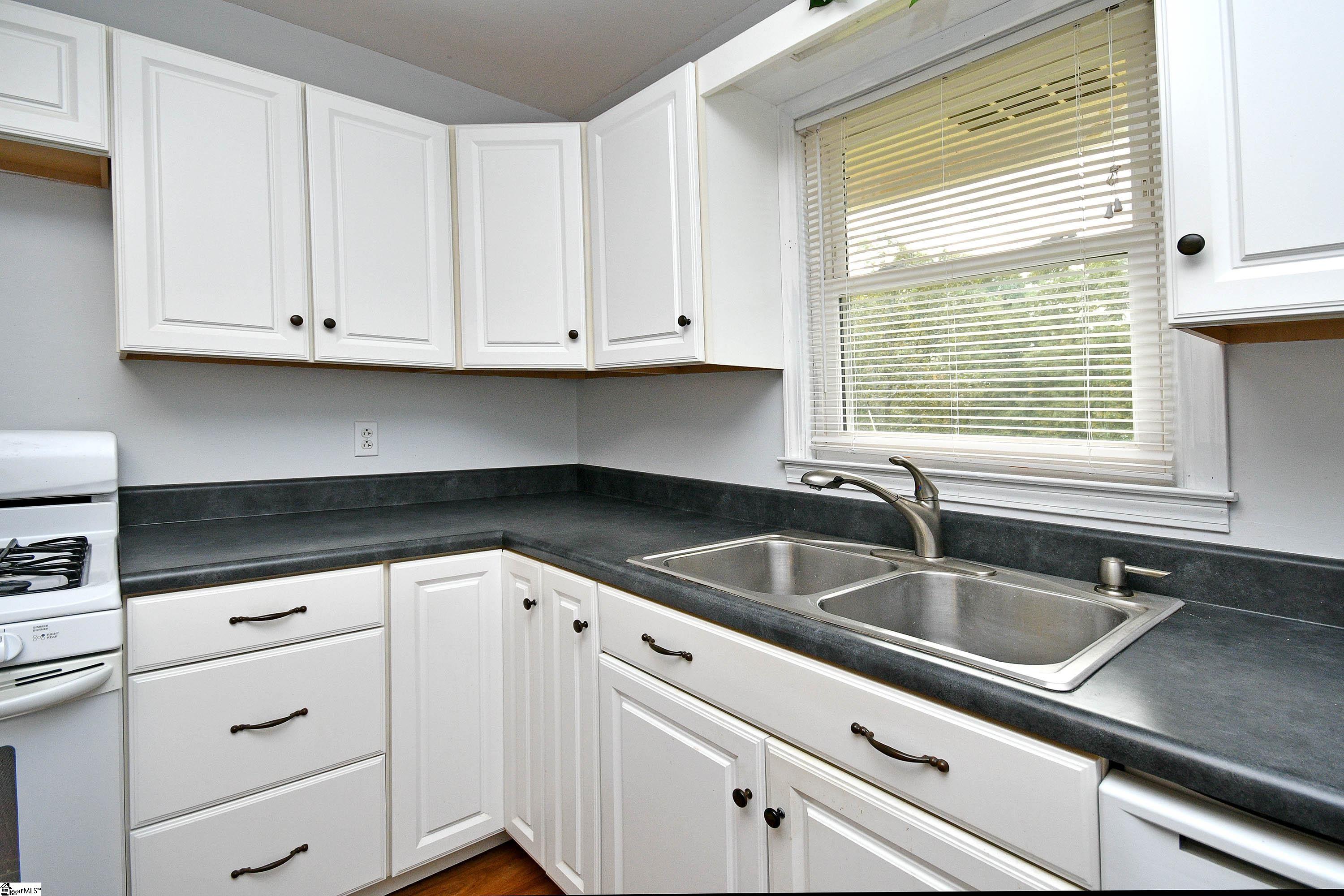 817 Rice Road Easley, SC 29640 - Photo 10 of 36