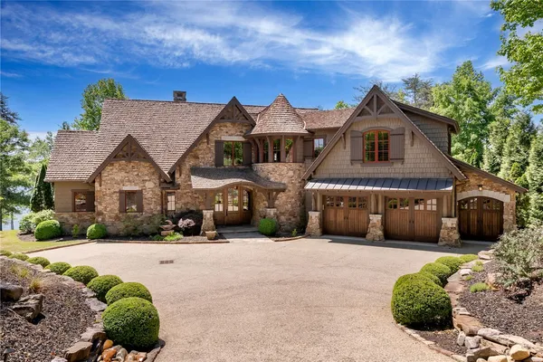 $3,750,685 | 104 Crooked Stick Court, Sunset, SC 29685