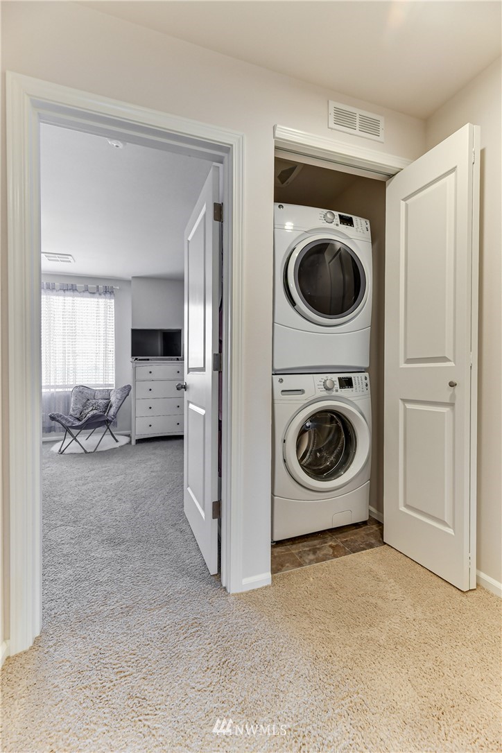 3337 30th Drive Everett, WA 98201 - Photo 22 of 28 a utility room with dryer and washer