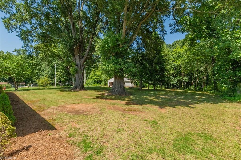 3035 Plantation Road Winston-Salem, NC 27105 - Photo 7 of 28