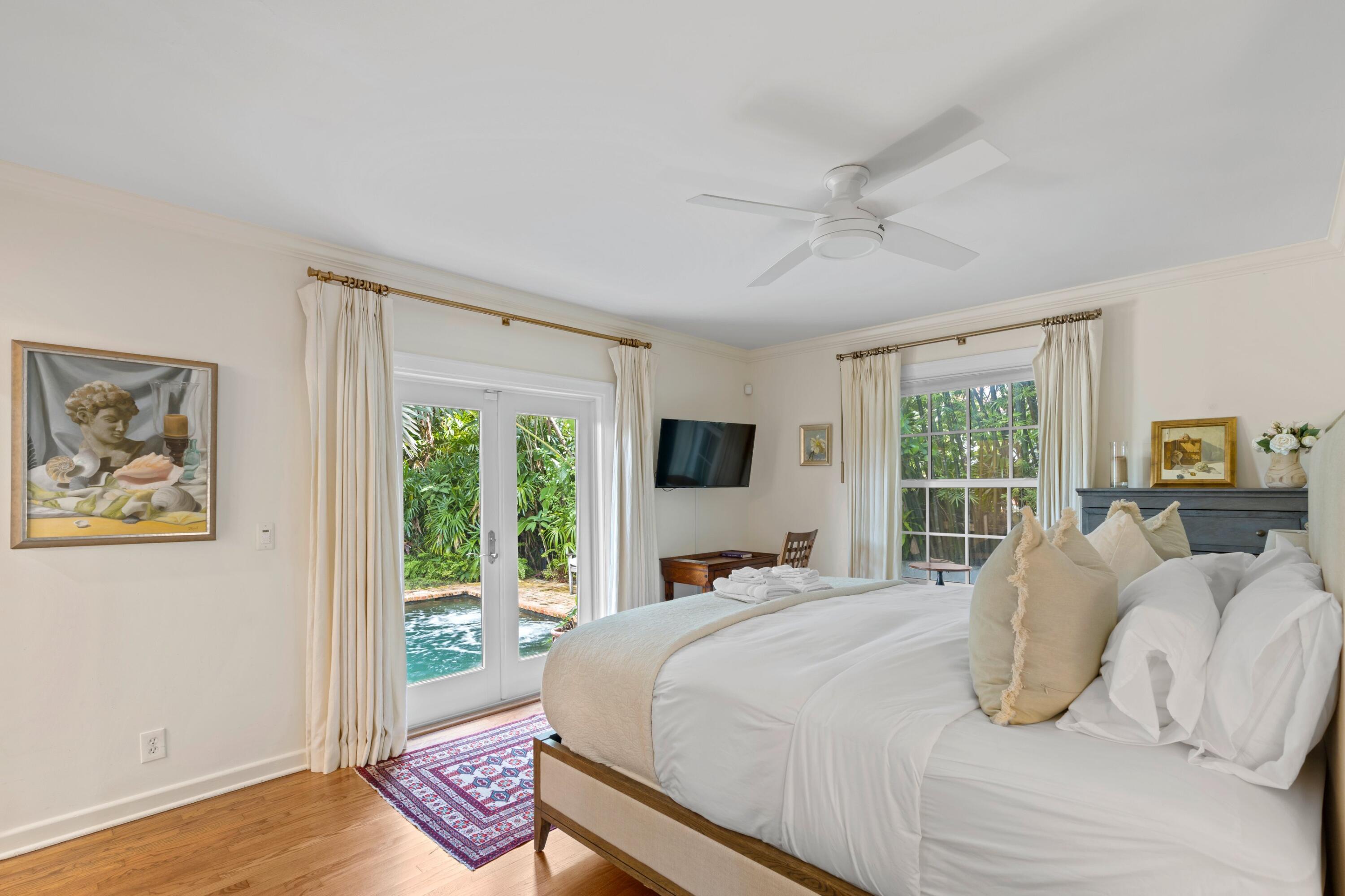 733 Sunset Road West Palm Beach, FL 33401 - Photo 13 of 32 Primary Bedroom