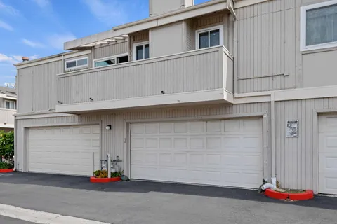 $479,000 | 1280 Seacliff Court, Unit 2, Ventura, CA 93003