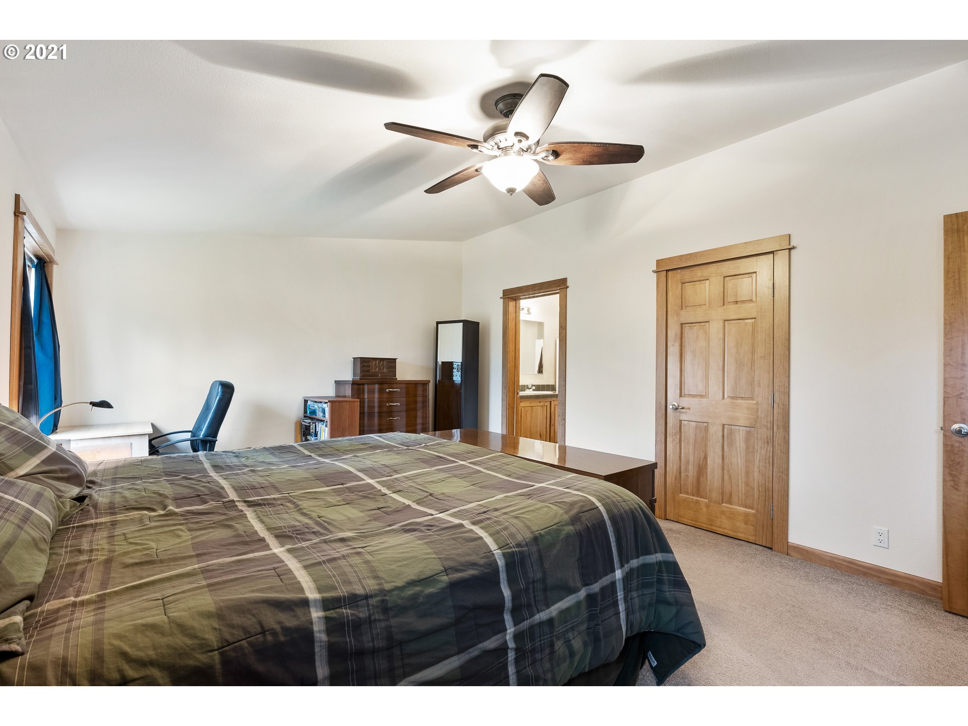 21605 Northeast Hidden Springs Road Dundee, OR 97115 - Photo 24 of 31 Gallery Image 24