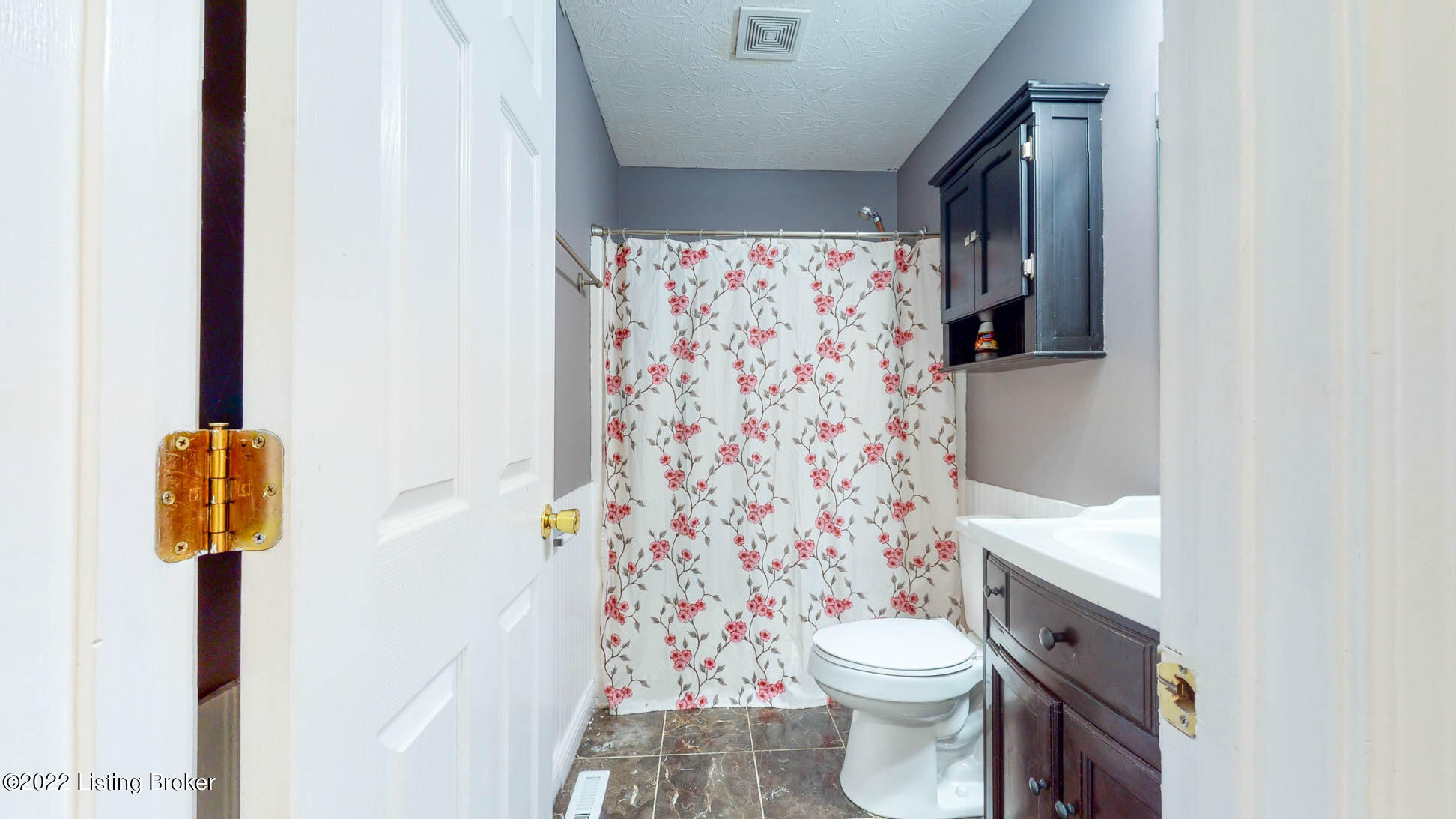 261 Flat Rock Road Elizabethtown, KY 42701 - Photo 23 of 51 Upstairs Full bath