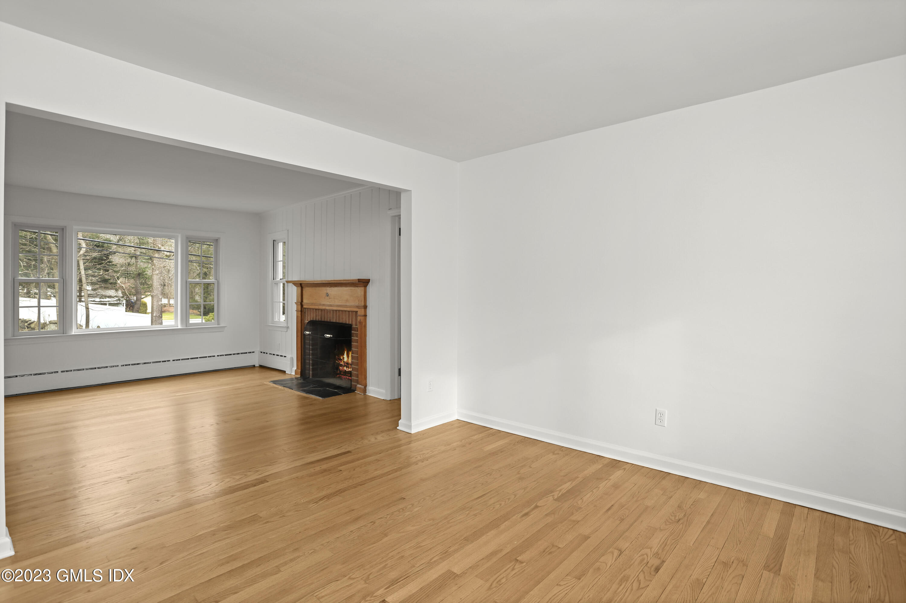 148 Old Mill Road Greenwich, CT 06831 - Photo 16 of 39 FAMILY ROOM INTO LIVING ROOM