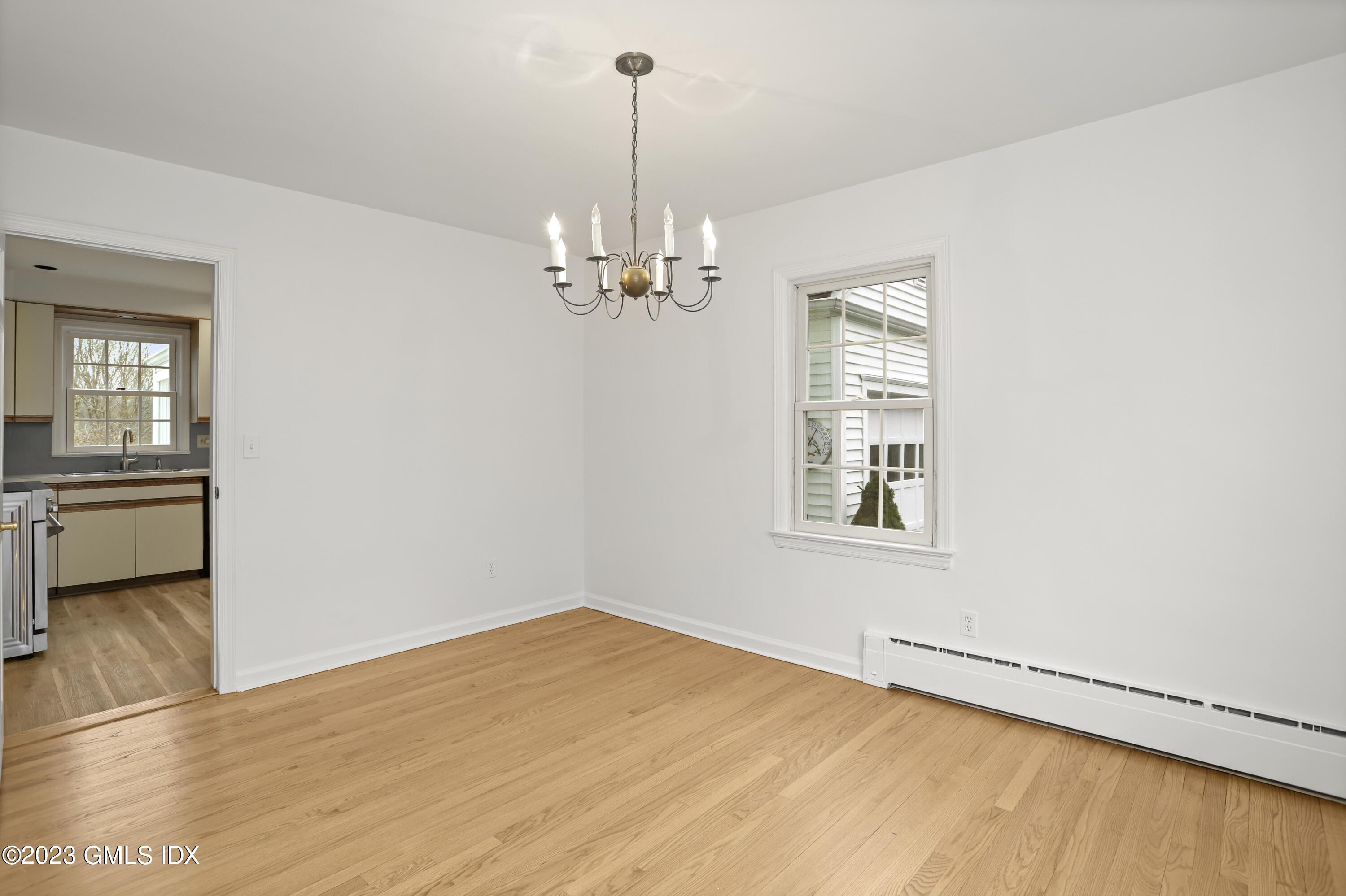 148 Old Mill Road Greenwich, CT 06831 - Photo 25 of 39 DINING ROOM