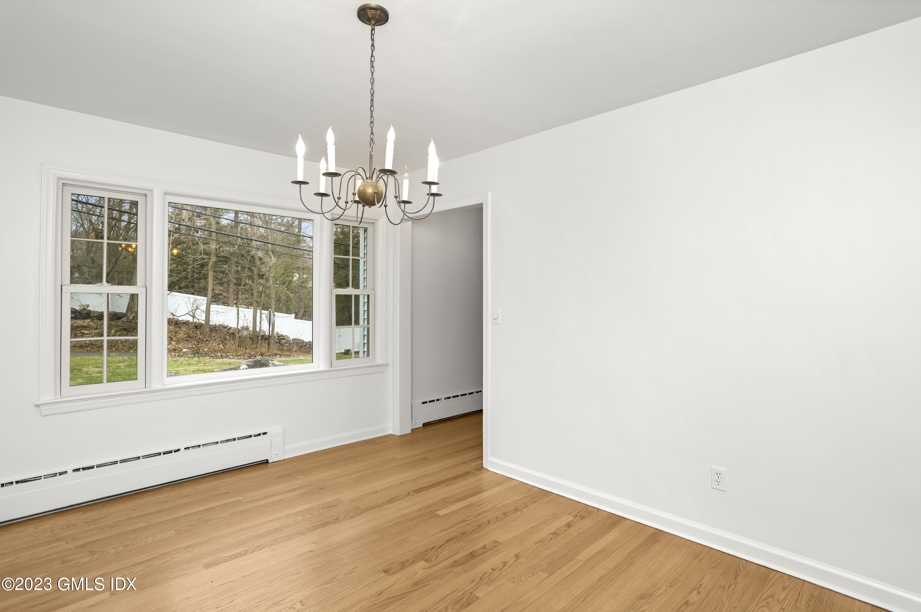 148 Old Mill Road Greenwich, CT 06831 - Photo 27 of 39 DINING ROOM