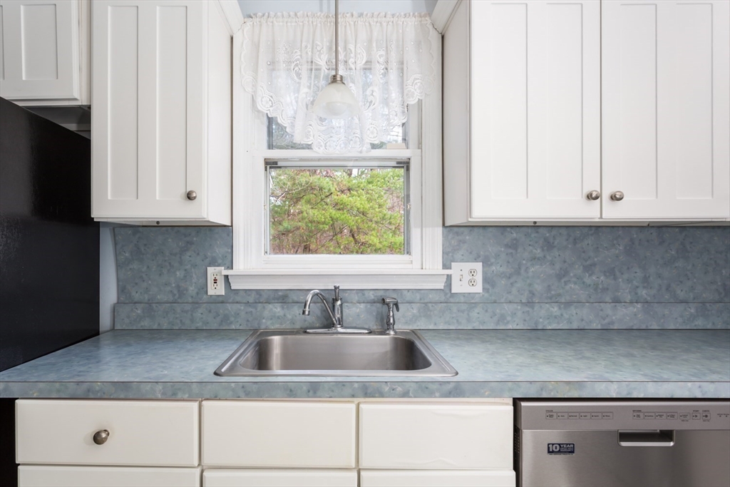 955 Summer Street Franklin, MA 02038 - Photo 9 of 42