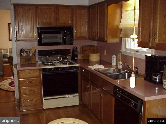 70 Boxwood Road Manchester, PA 17345 - Photo 4 of 7 Gallery Image 4