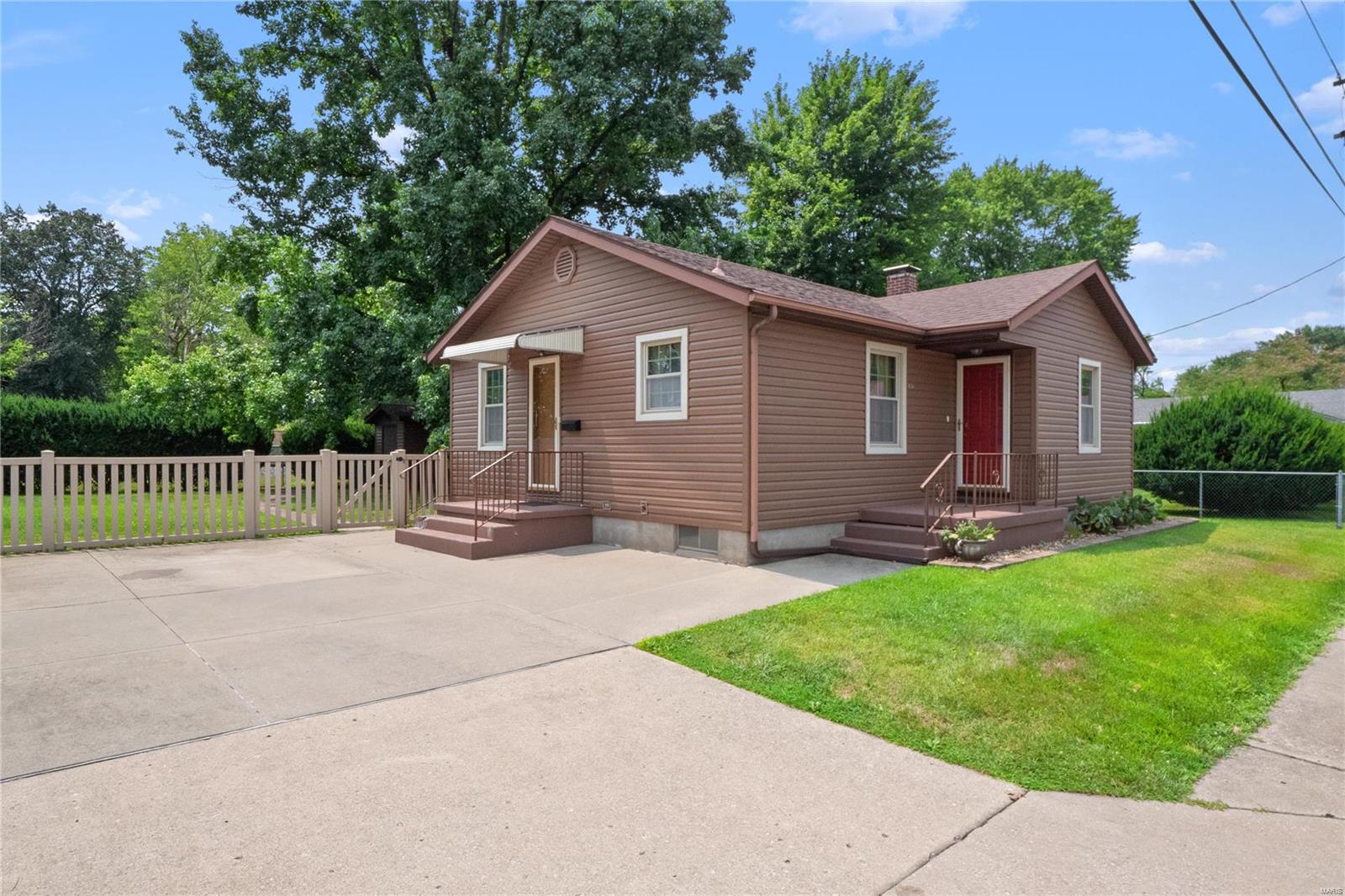 415 East State Street O'Fallon, IL 62269 - Photo 1 of 32 Gallery Image 1