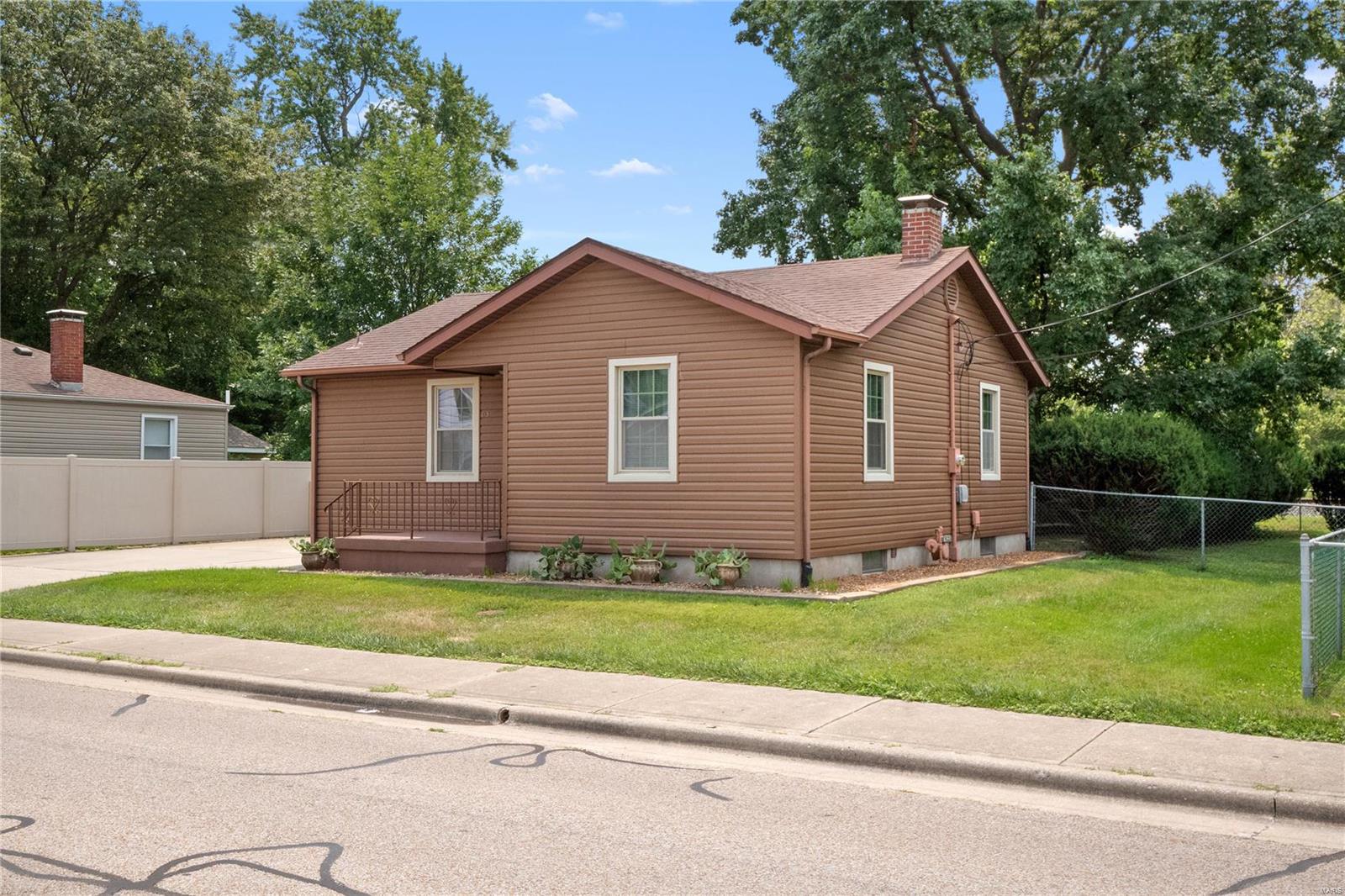 415 East State Street O'Fallon, IL 62269 - Photo 2 of 32 Gallery Image 2