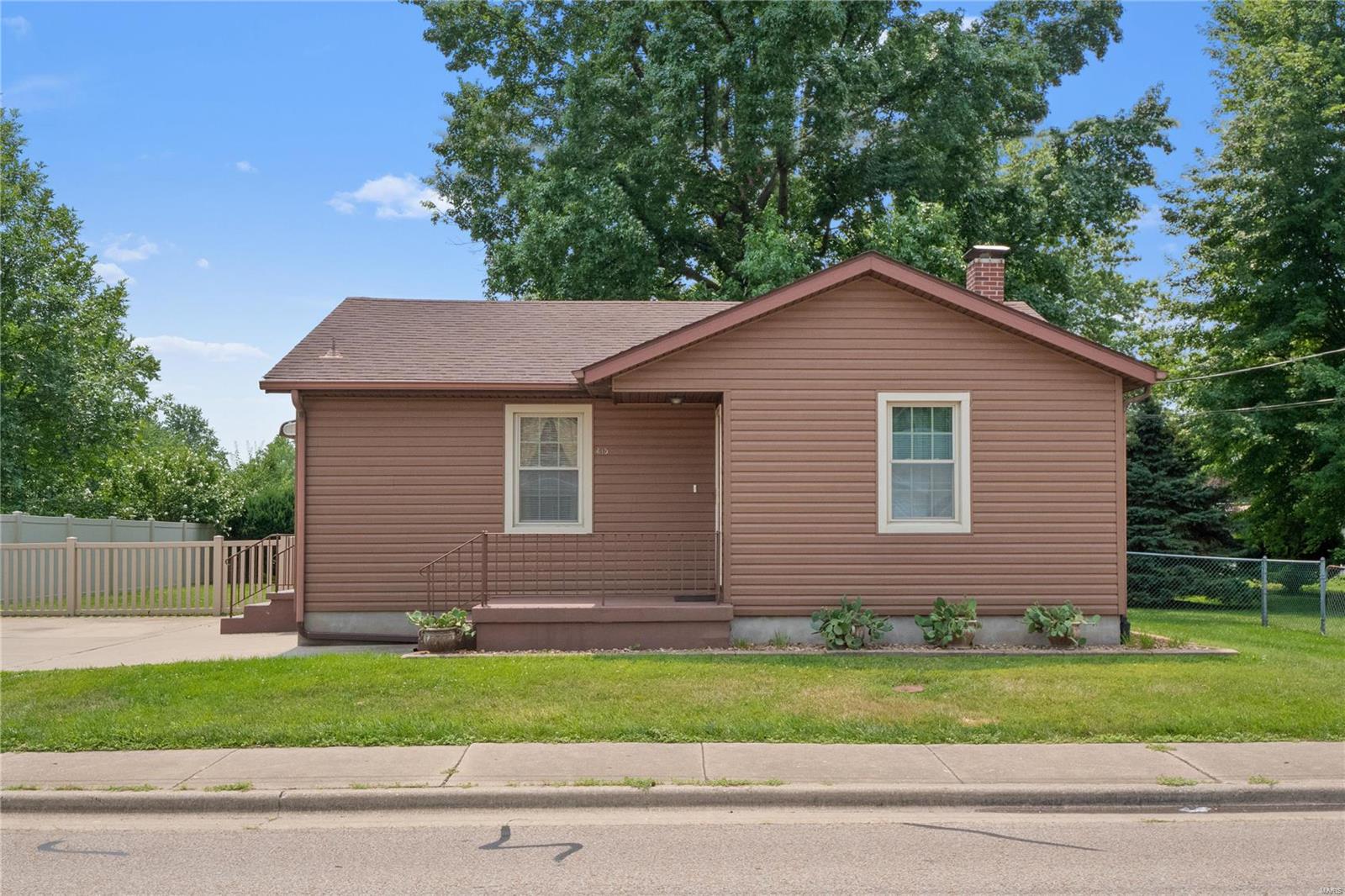 415 East State Street O'Fallon, IL 62269 - Photo 3 of 32 Gallery Image 3