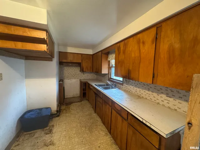 $49,900 | 1534 39th Street, Rock Island, IL 61201