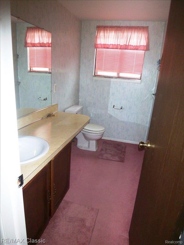 45765 Drexel Road Canton, MI 48187 - Photo 21 of 23 2nd Bathroom