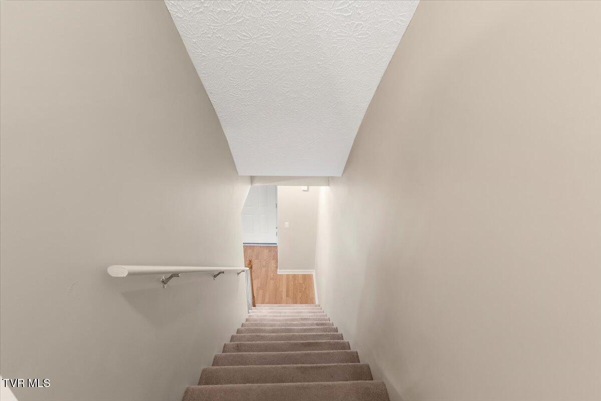 529 Beaverview Drive Bristol, VA 24201 - Photo 13 of 30 17-128A5422