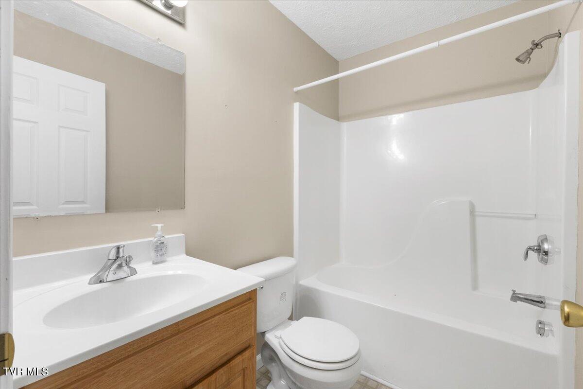 529 Beaverview Drive Bristol, VA 24201 - Photo 18 of 30 22-128A5438