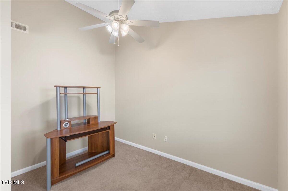 529 Beaverview Drive Bristol, VA 24201 - Photo 19 of 30 23-128A5443