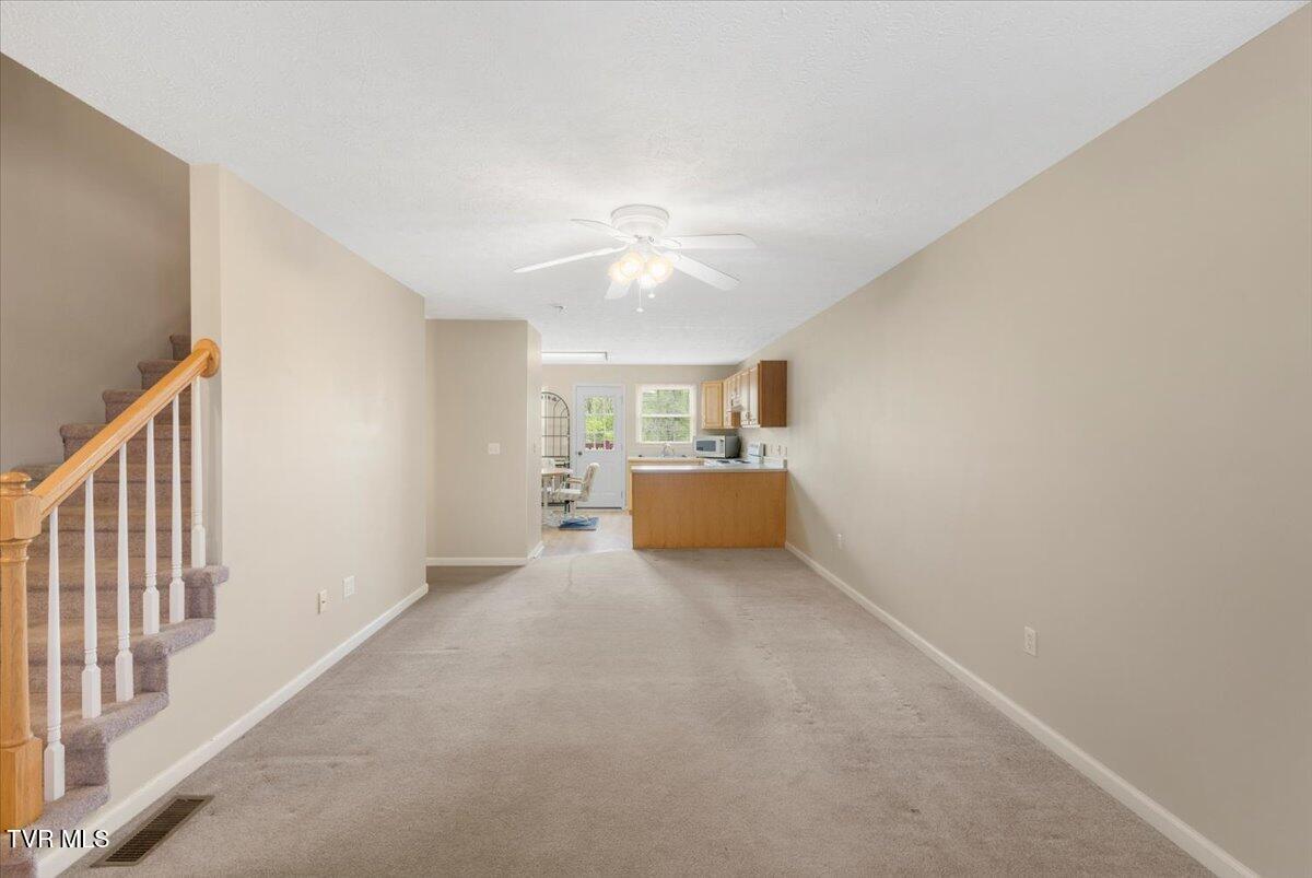 529 Beaverview Drive Bristol, VA 24201 - Photo 4 of 30 07-128A5418