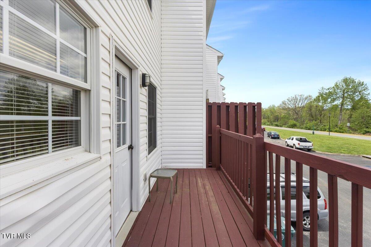 529 Beaverview Drive Bristol, VA 24201 - Photo 6 of 30 11-128A5394