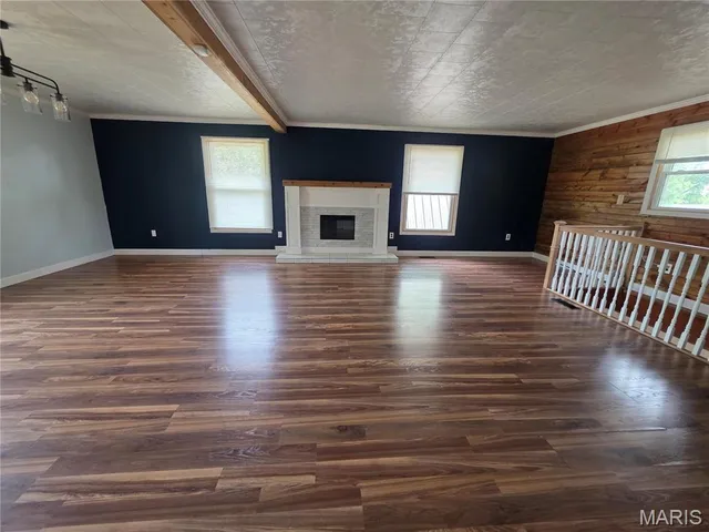 $180,000 | 18835 Mary Jane Lane, Carlyle, IL 62231