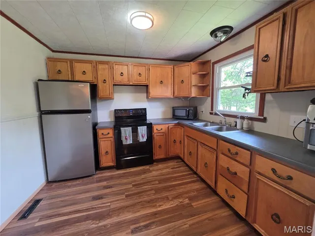 $180,000 | 18835 Mary Jane Lane, Carlyle, IL 62231