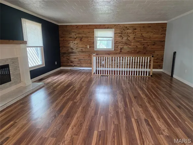 $180,000 | 18835 Mary Jane Lane, Carlyle, IL 62231