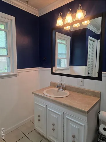 $180,000 | 18835 Mary Jane Lane, Carlyle, IL 62231