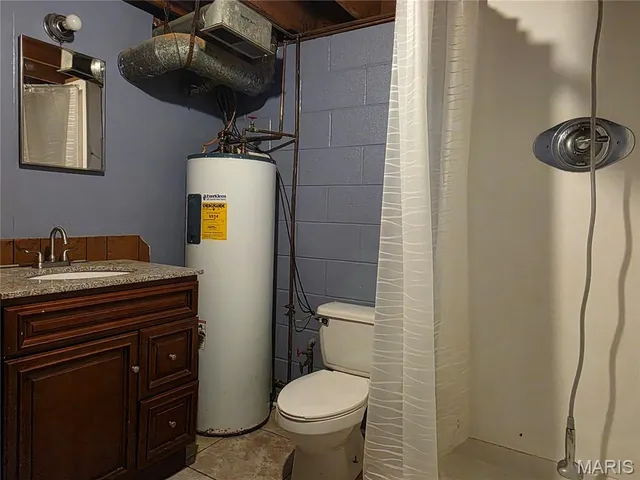 $180,000 | 18835 Mary Jane Lane, Carlyle, IL 62231