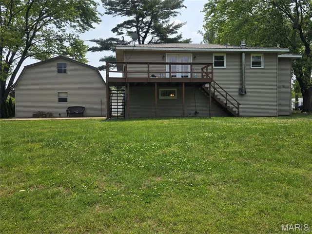 $180,000 | 18835 Mary Jane Lane, Carlyle, IL 62231