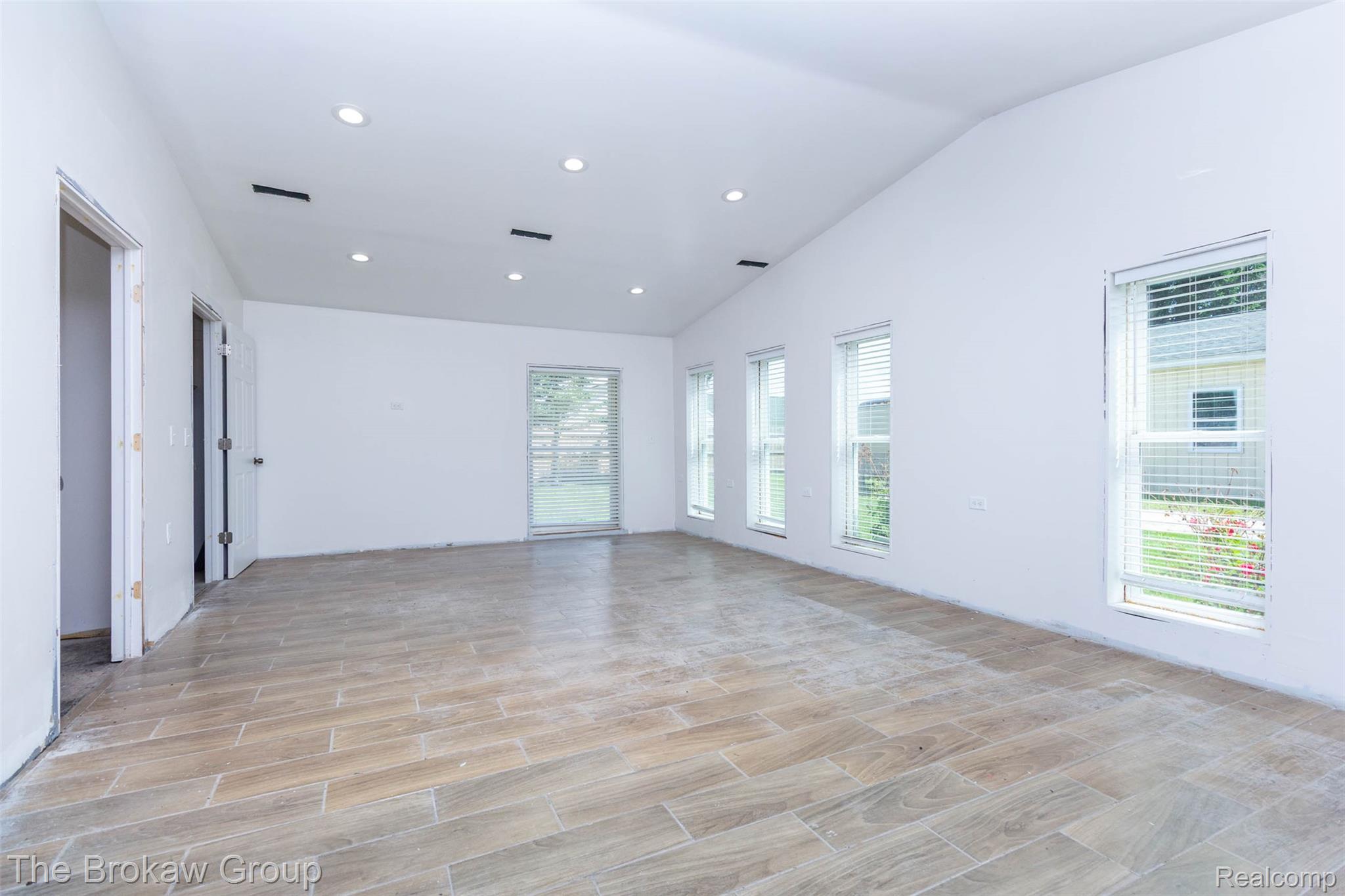 7272 North Lapeer Road Fostoria, MI 48435 - Photo 21 of 49 interior (19).jpg