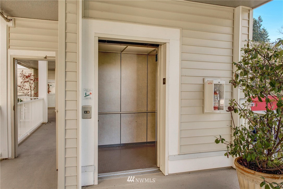 17426 Bothell Way Northeast, Unit A402 Bothell, WA 98011 - Photo 9 of 29 a view of entryway of the house