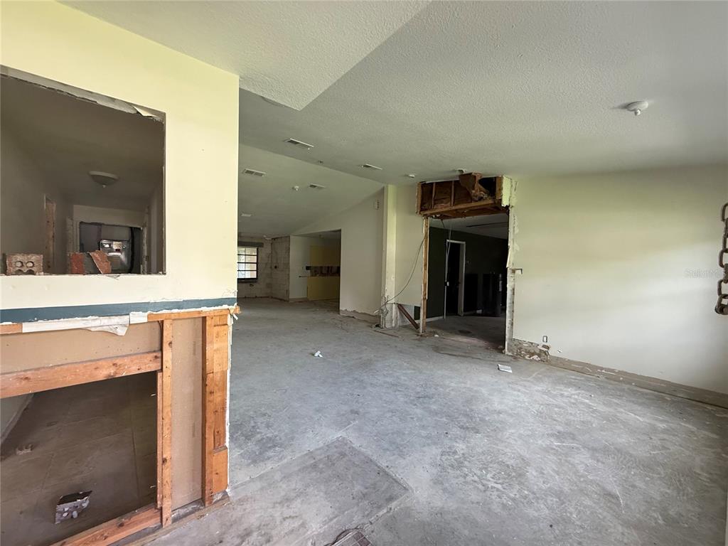 1104 Timor Avenue Orlando, FL 32804 - Photo 2 of 18