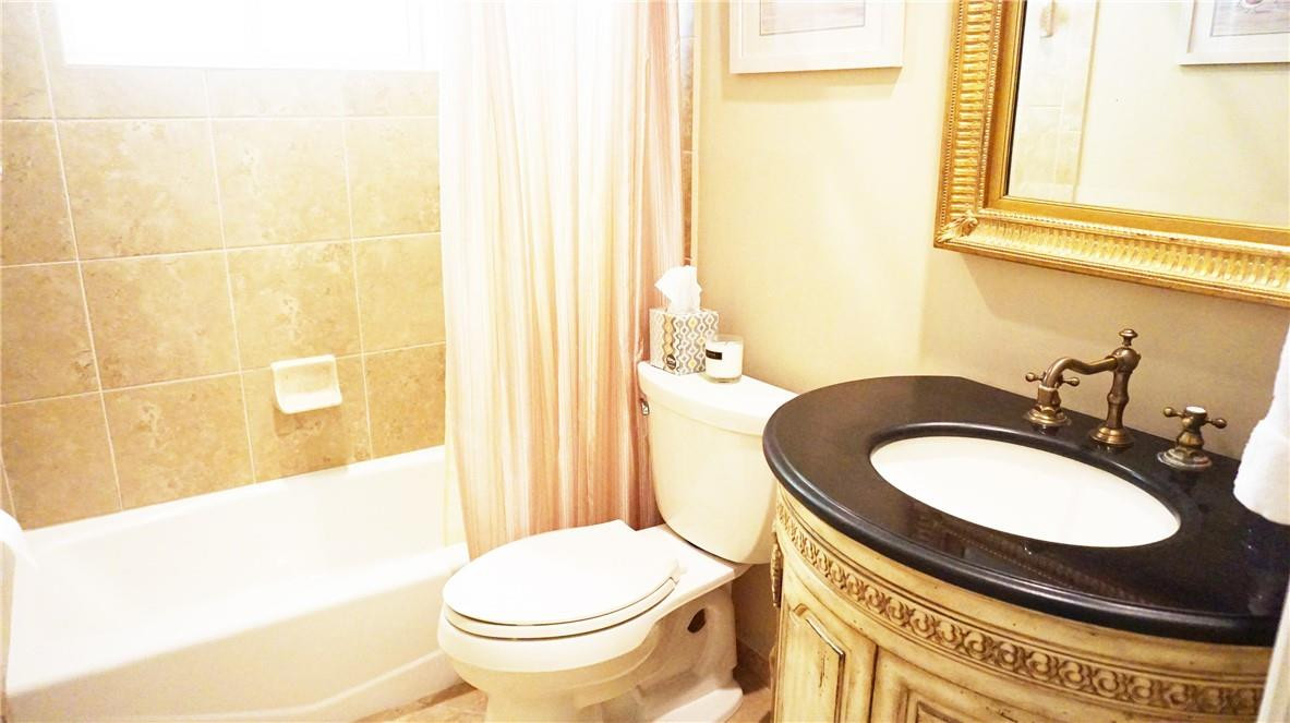 2231 Northeast 43rd Street Lighthouse Point, FL 33064 - Photo 15 of 20 THIRD BATHROOM