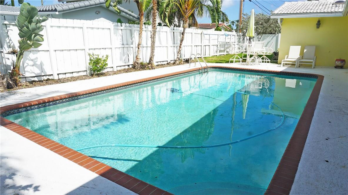 2231 Northeast 43rd Street Lighthouse Point, FL 33064 - Photo 17 of 20 POOL