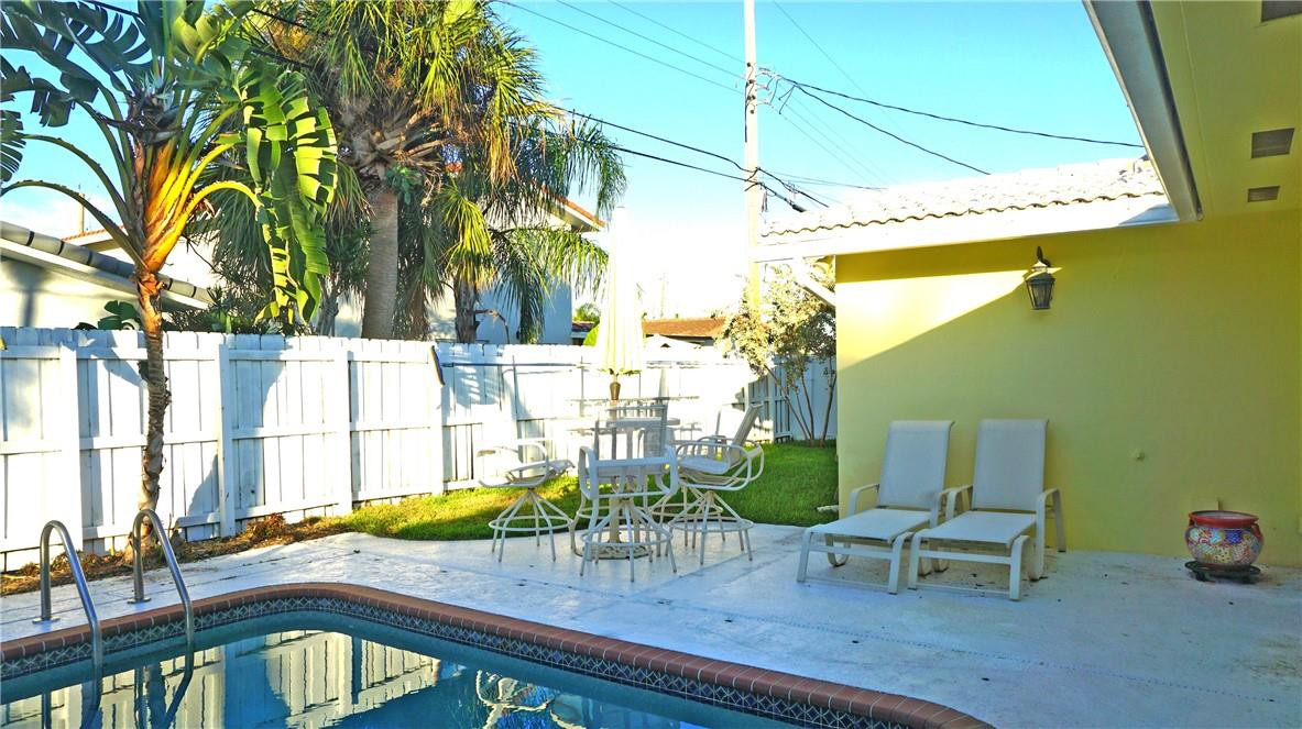 2231 Northeast 43rd Street Lighthouse Point, FL 33064 - Photo 18 of 20 OPEN PATIO