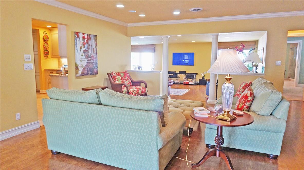 2231 Northeast 43rd Street Lighthouse Point, FL 33064 - Photo 7 of 20 OTHER LIVING ROOM