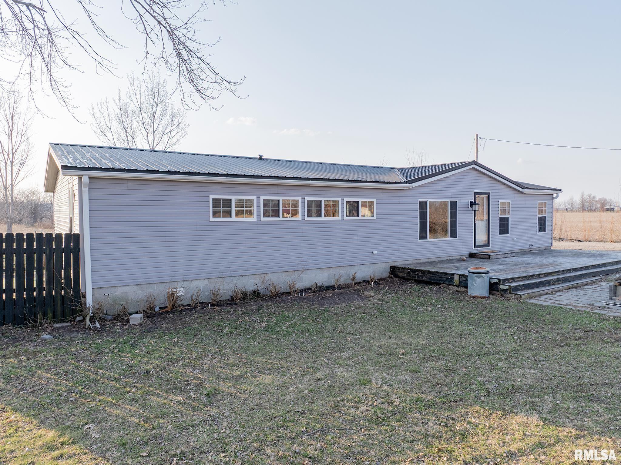 1987 Charleston Road Salem, IL 62881 - Photo 12 of 39